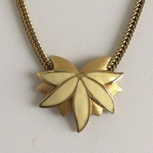 Vintage MONET Flower Chocker Necklace